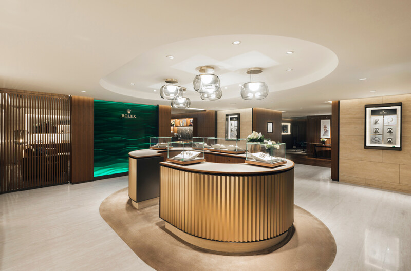 12月初，劳力士与中美钟錶合作，选址丽晶精品开设劳力士全新形象概念店。