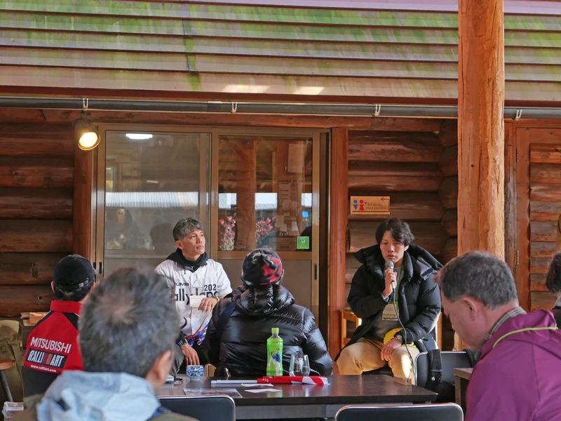 邀請前 WRC 車手現場分享比賽經驗。 邀請前 WRC 車手現場分享比賽經驗。