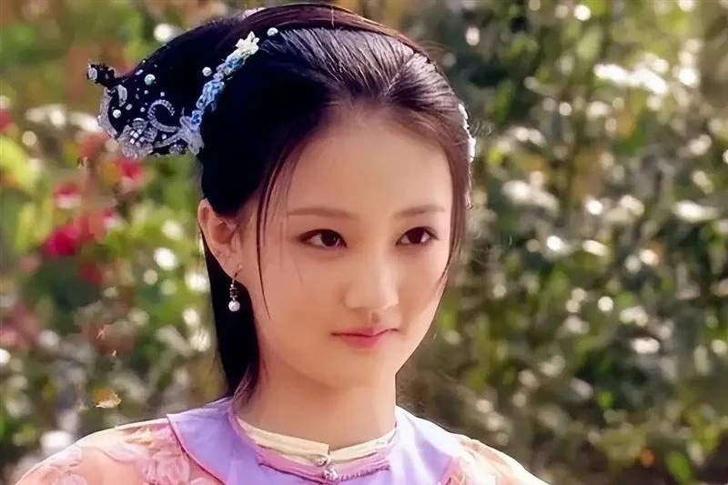 徐璐17歲飾演孫儷《後宮甄嬛傳》劇中的妹妹。