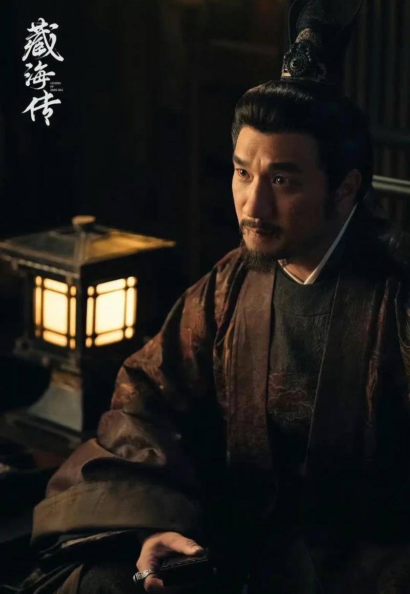 黃覺在《藏海傳》飾演平津侯，反派演技讓人氣得牙癢癢。