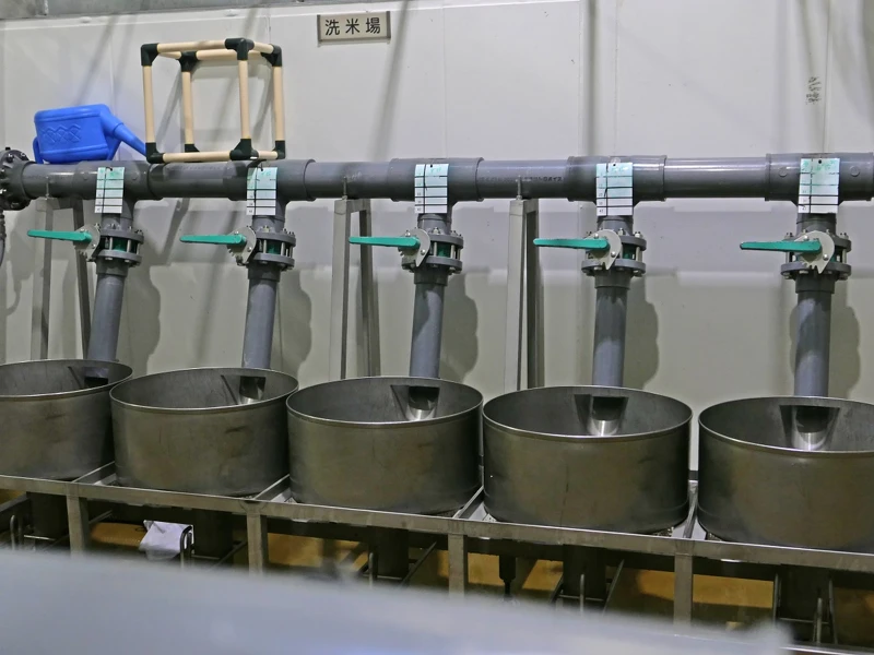 本社早在多年前就將各個環節執行機械化。 本社早在多年前就將各個環節執行機械化。