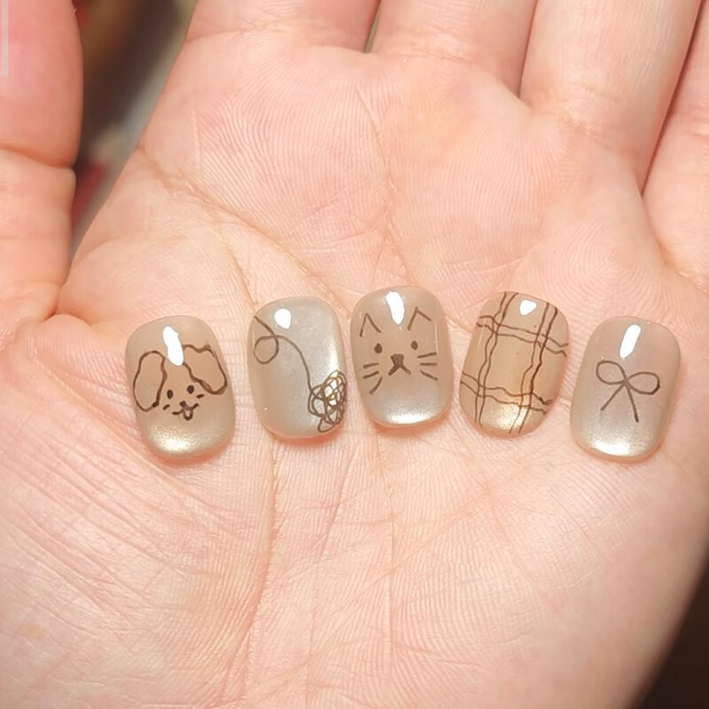 極簡貓咪美甲範本(Photo/小紅書@木槿萝菱)。