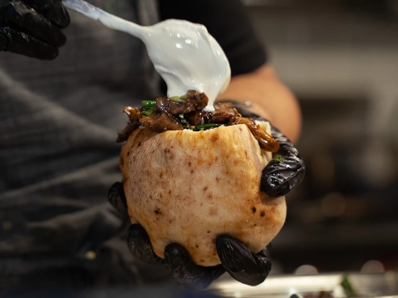 餐廳是全球最知名的皮塔餅（Pita）品牌。