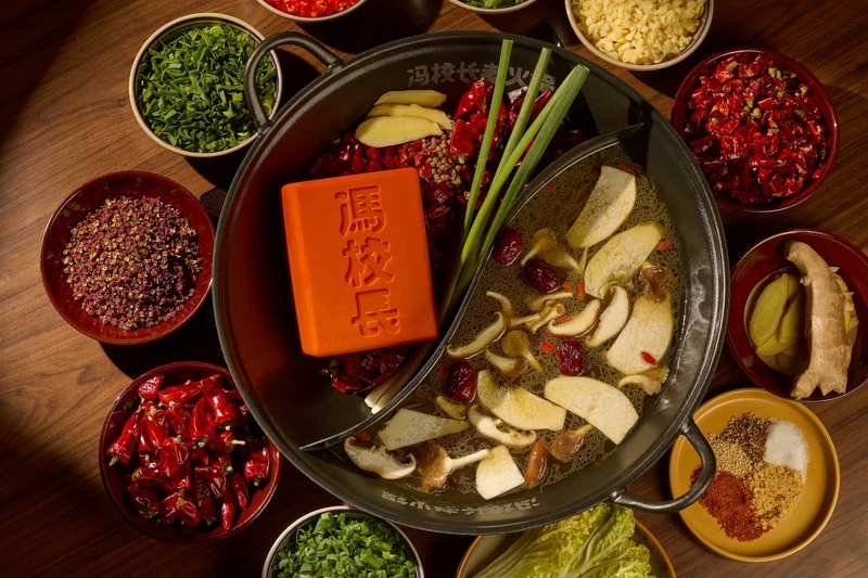 臺灣首店每週不惜重本空運靈魂紅油底料,力求風味零時差。 臺灣首店每週不惜重本空運靈魂紅油底料,力求風味零時差。