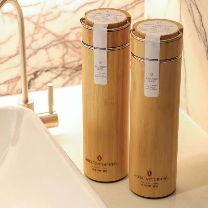 客房提供「竹製保溫瓶」供旅客自行補水。 客房提供「竹製保溫瓶」供旅客自行補水。