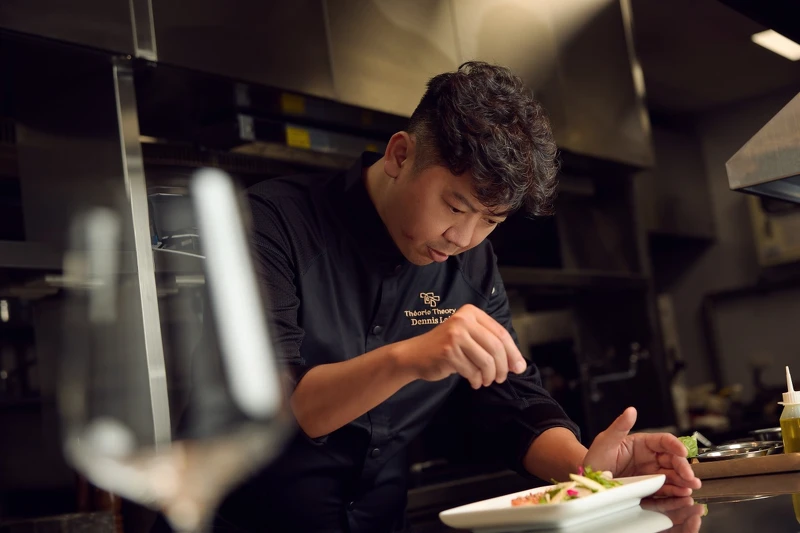主廚賴俊源（Dennis Lai）擁有超過二十年的法式料理經驗。