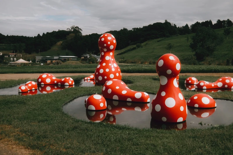 《GUIDEPOST TO THE NEW WORLD》。