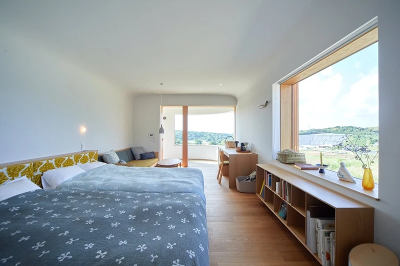 織品使用皆川明的品牌「min&auml; perhonen」。