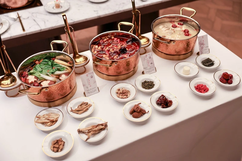 三款冬季限定湯底。 三款冬季限定湯底。