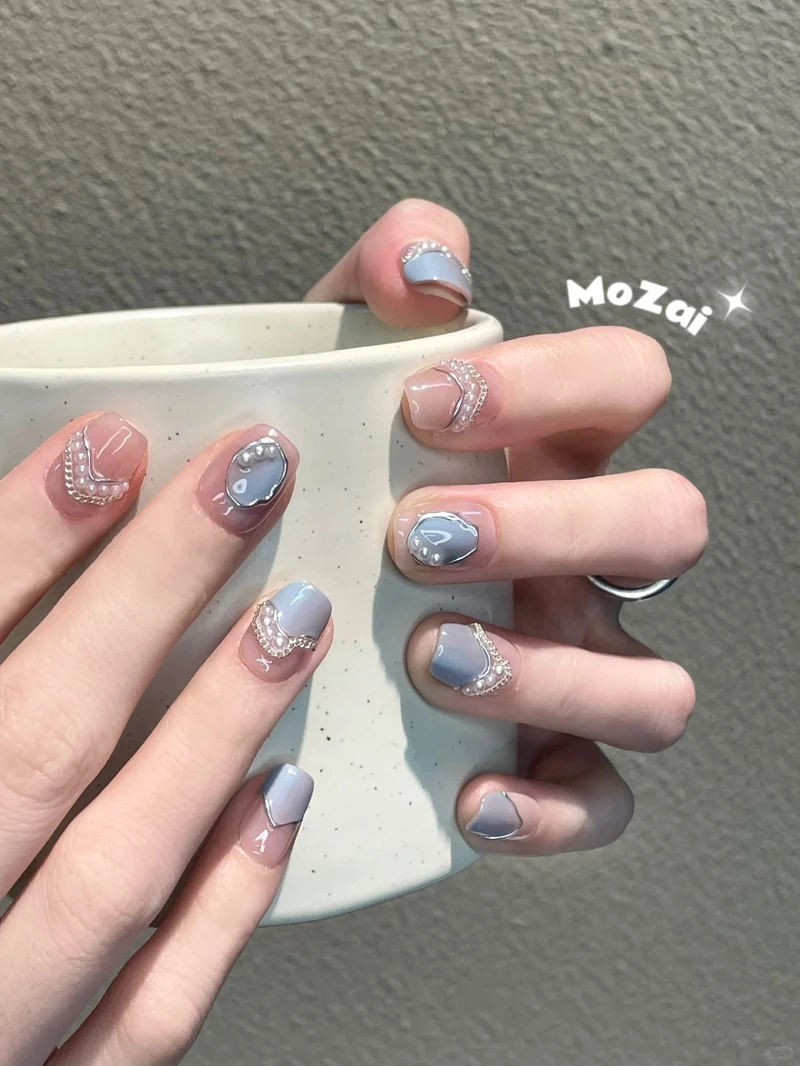 多層珍珠項鍊美甲範本(Photo/小紅書@茉哉手作穿戴甲-绮绮)。