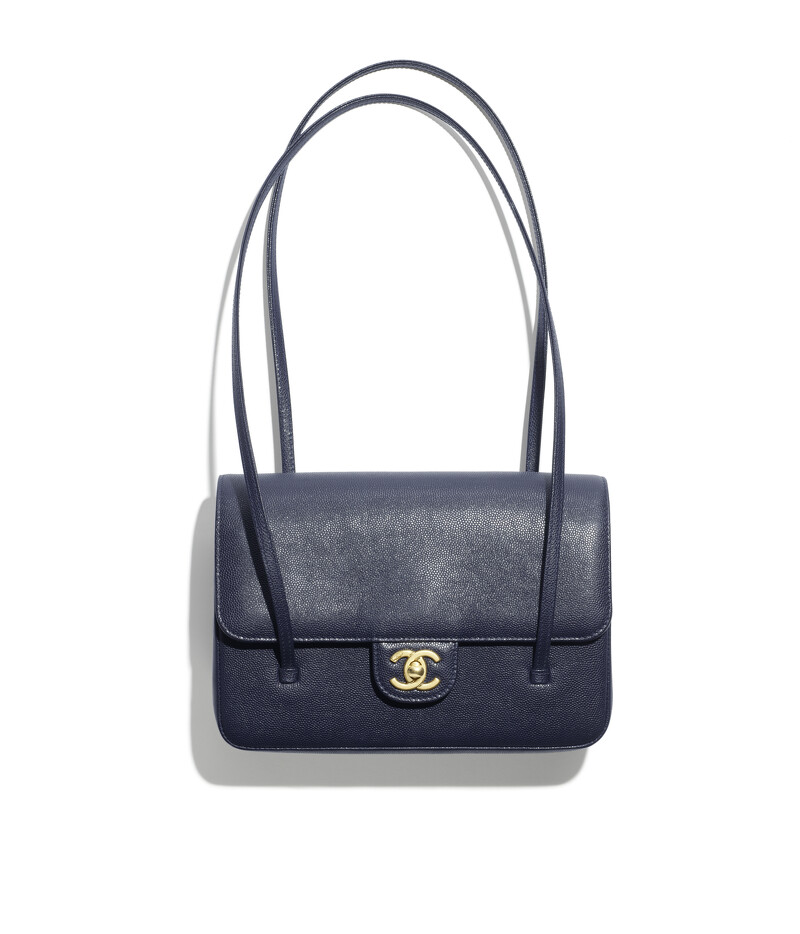 深藍色雙C LOGO粒紋皮革翻蓋肩背包