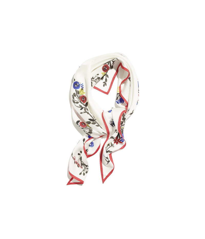 Chanel白色飾以紅色緄邊與多彩花卉圖騰斜紋絲巾。
