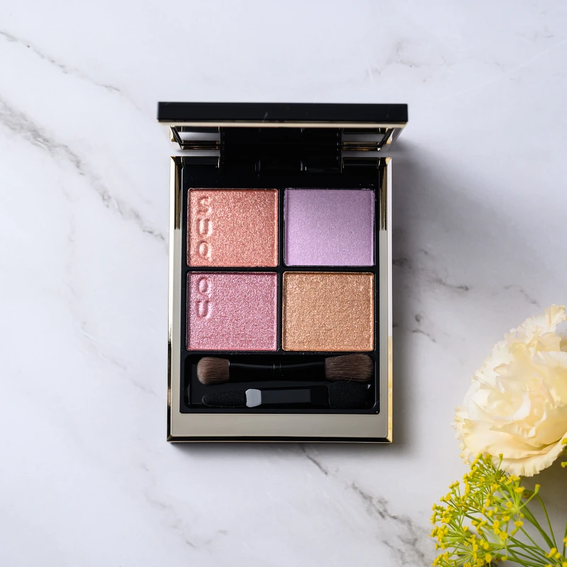 SUQQU 晶采盈緻眼彩盤 NT2,600 SUQQU 晶采盈緻眼彩盤 NT2,600