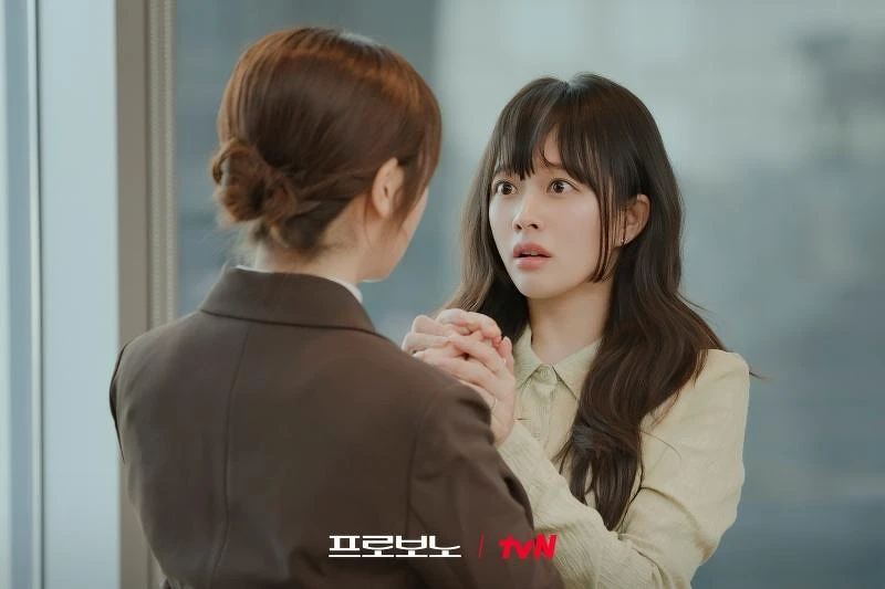 《公益律師》飾演大明星Elijah的鄭知蘇 曾出演《黑暗榮耀》飽受欺凌的少女文同珢