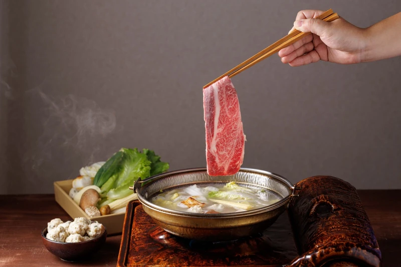 以及最受台灣人喜愛的鍋物料理「水炊鍋」。