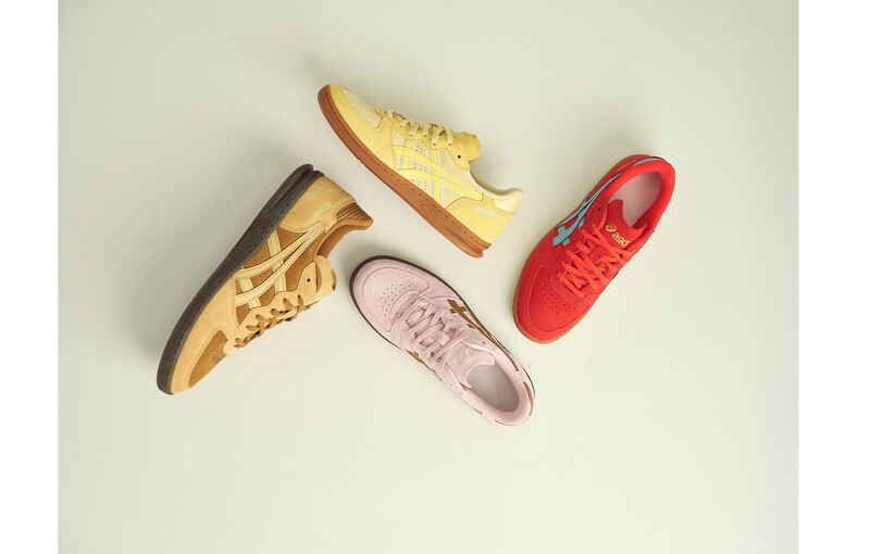 ASICS SKYHAND OG系列鞋款，各NT3,580。(左起：奶茶可可、奶油黃、烟粉色、椿紅色)。