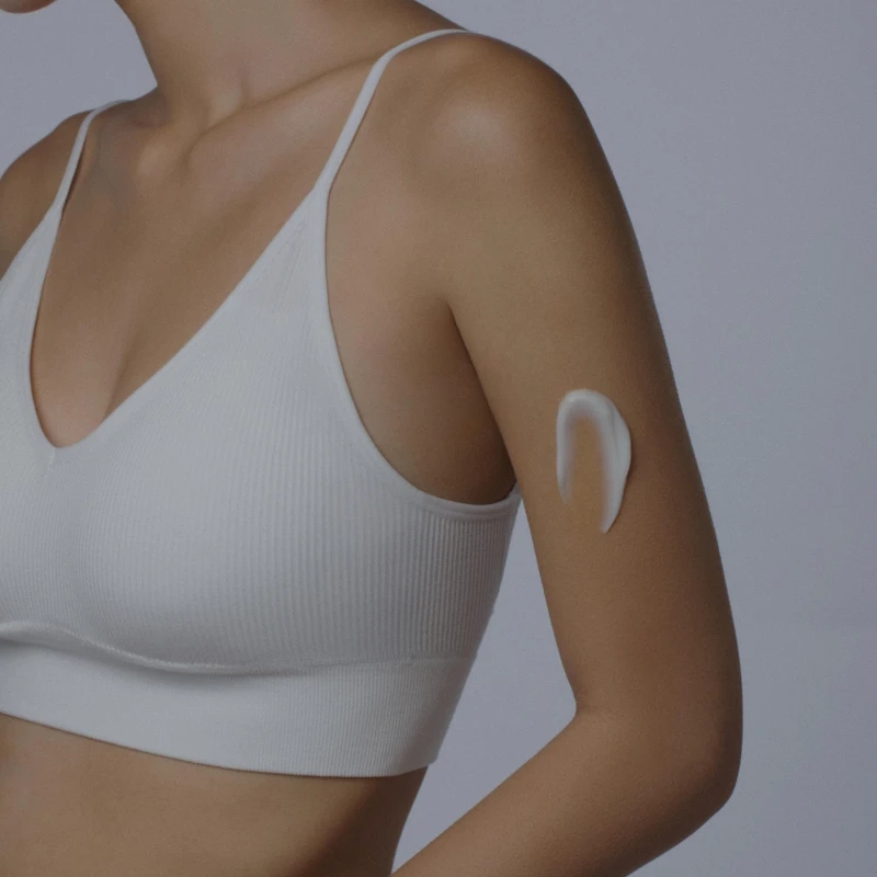 SAWAA ⿊杉微光｜靜⼼安恬⾝體乳情境圖。