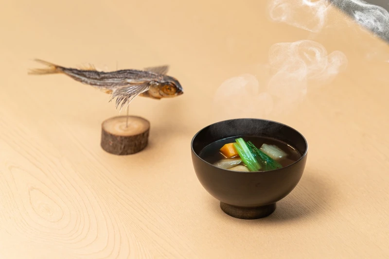 「雞肉飛魚巻繊汁」。