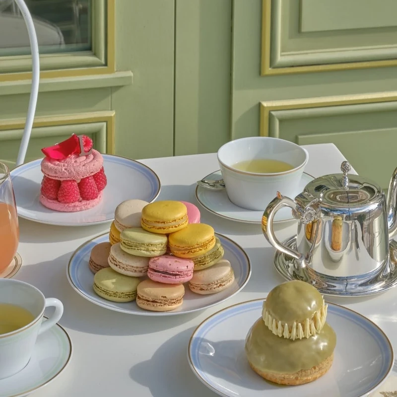 Ladur&eacute;e的招牌马卡龙，以外壳酥脆轻盈、内馅细腻滑顺的极致口感闻名（图片来源／@laduree.taiwan IG）