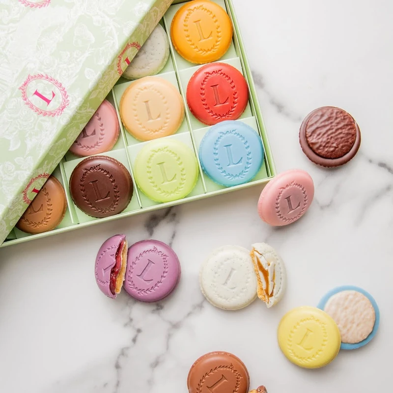 Eug&eacute;nie尤金妮饼乾结合了酥脆饼乾基底、流心内馅与精緻巧克力外层（图片来源／@laduree.taiwan IG）