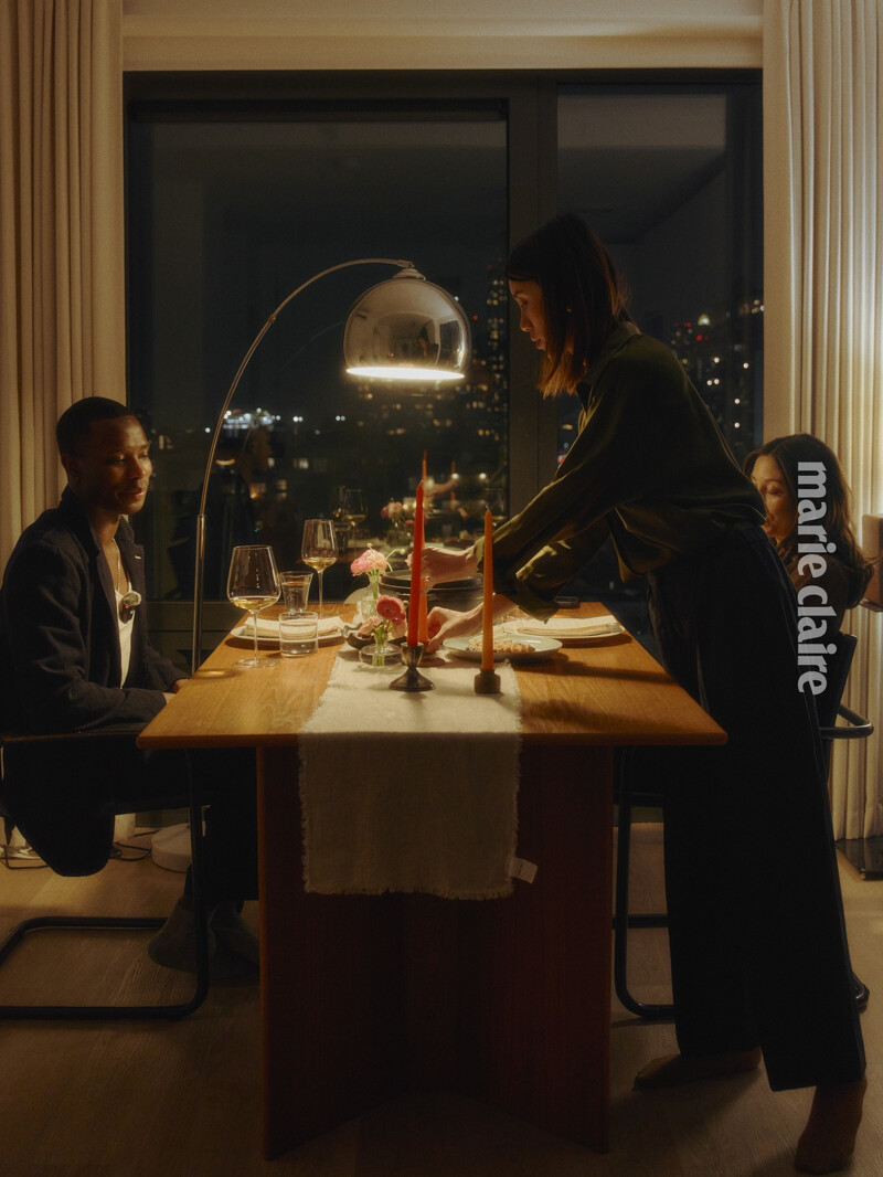 做菜只是派對的開場;真正的款待,是讓大家在這裡可以舒服聊天、做自 己。 做菜只是派對的開場;真正的款待,是讓大家在這裡可以舒服聊天、做自 己。