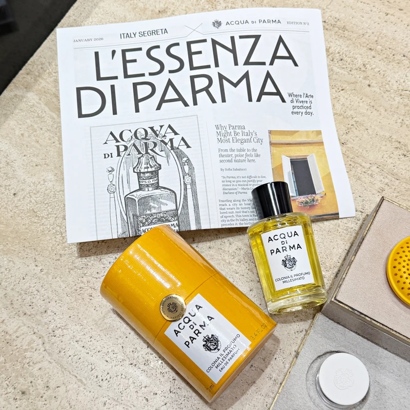 Acqua di Parm克罗尼亚经典淡香精2026臻选典藏版与纪念报纸。 Acqua di Parm克罗尼亚经典淡香精2026臻选典藏版与纪念报纸。