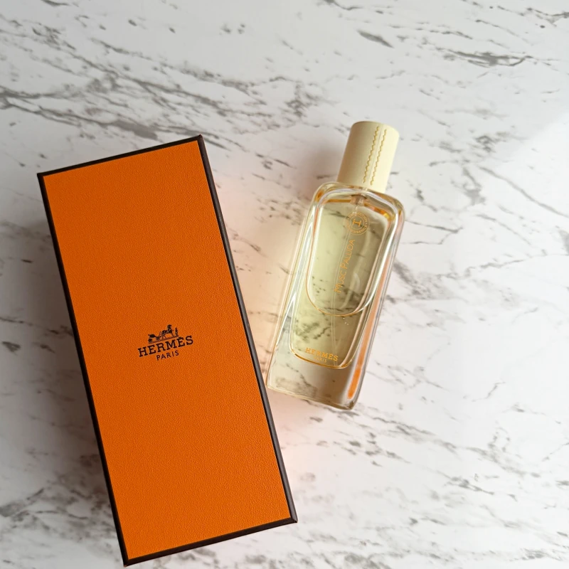 爱马仕闻香珍藏系列麝香鸢尾淡香精100ml,NT12,310、补充装200ml,NT 17,190 爱马仕闻香珍藏系列麝香鸢尾淡香精100ml,NT12,310、补充装200ml,NT 17,190