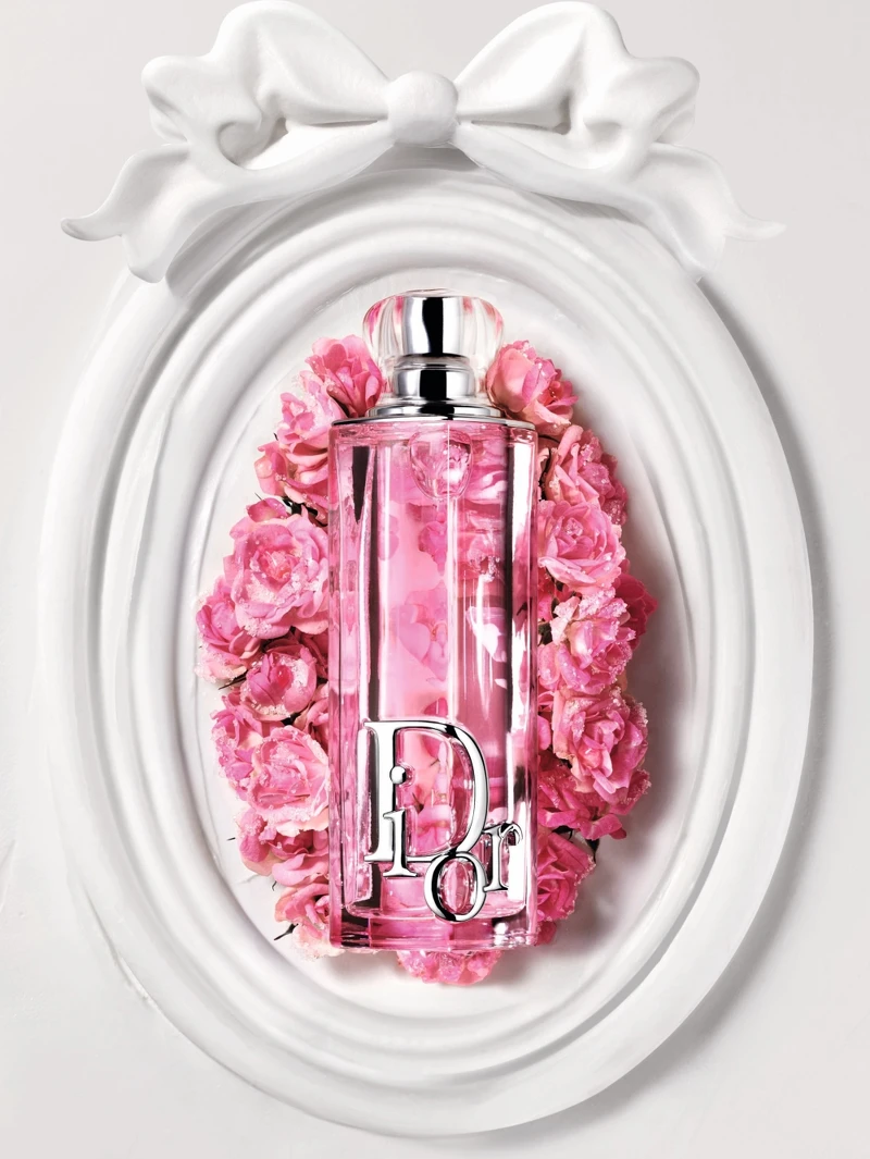 迪奥瘾诱粉漾玫瑰香氛30ml,NT2,700、50ml,NT4,000 迪奥瘾诱粉漾玫瑰香氛30ml,NT2,700、50ml,NT4,000