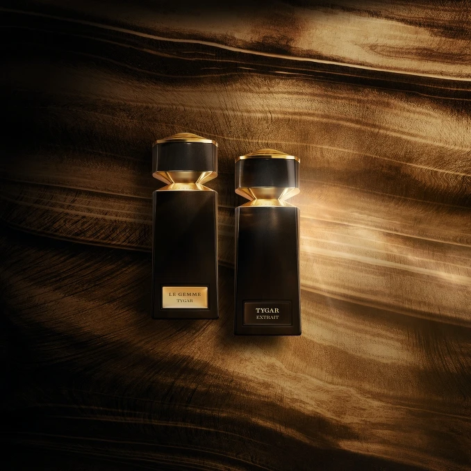 宝格丽(左)巍晶宝石淡香精、(右)巍晶宝石香精。 宝格丽(左)巍晶宝石淡香精、(右)巍晶宝石香精。