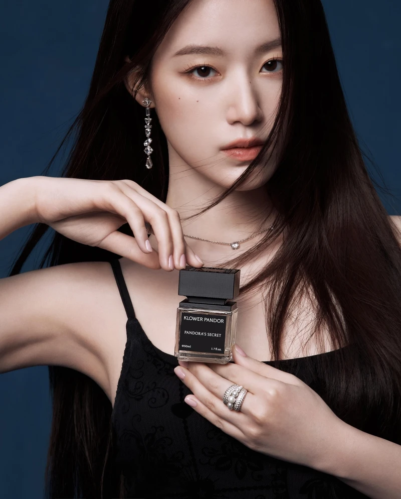 KLOWER PANDOR记忆香水系列叶舒华代言形象照。潘朵拉的秘密记忆香水50ml,NT2,180 KLOWER PANDOR记忆香水系列叶舒华代言形象照。潘朵拉的秘密记忆香水50ml,NT2,180