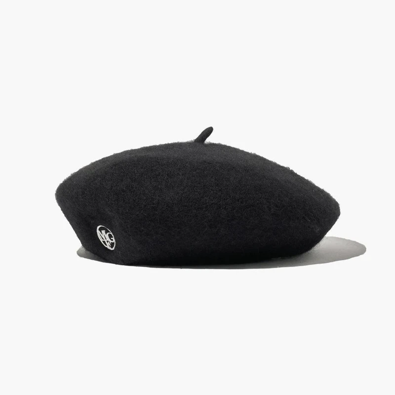 金屬銀圓標LOGO羊毛貝雷帽(黑色)NT1,690 金屬銀圓標LOGO羊毛貝雷帽(黑色)NT1,690