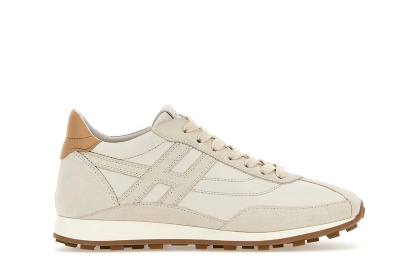 Athletic異材質拼接休閒鞋,NT$18,600。