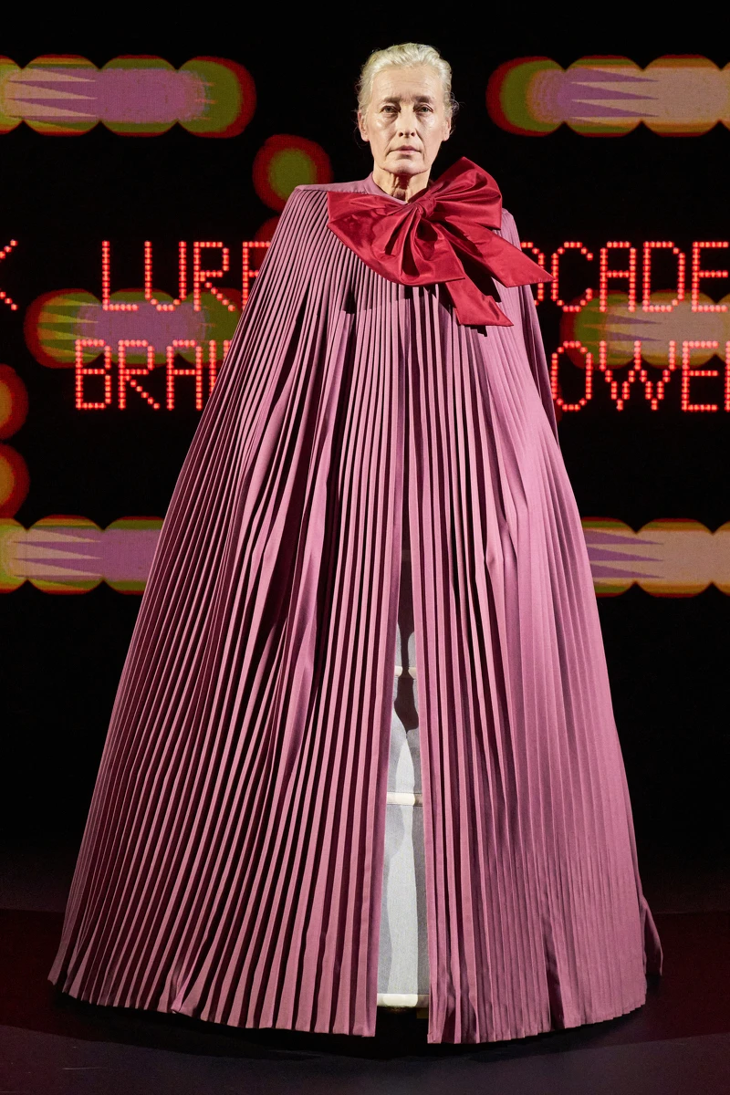 Alessandro Michele本季巴黎高級訂製週也將帶來他所執掌的Valentino首場的實體高級訂製大秀。