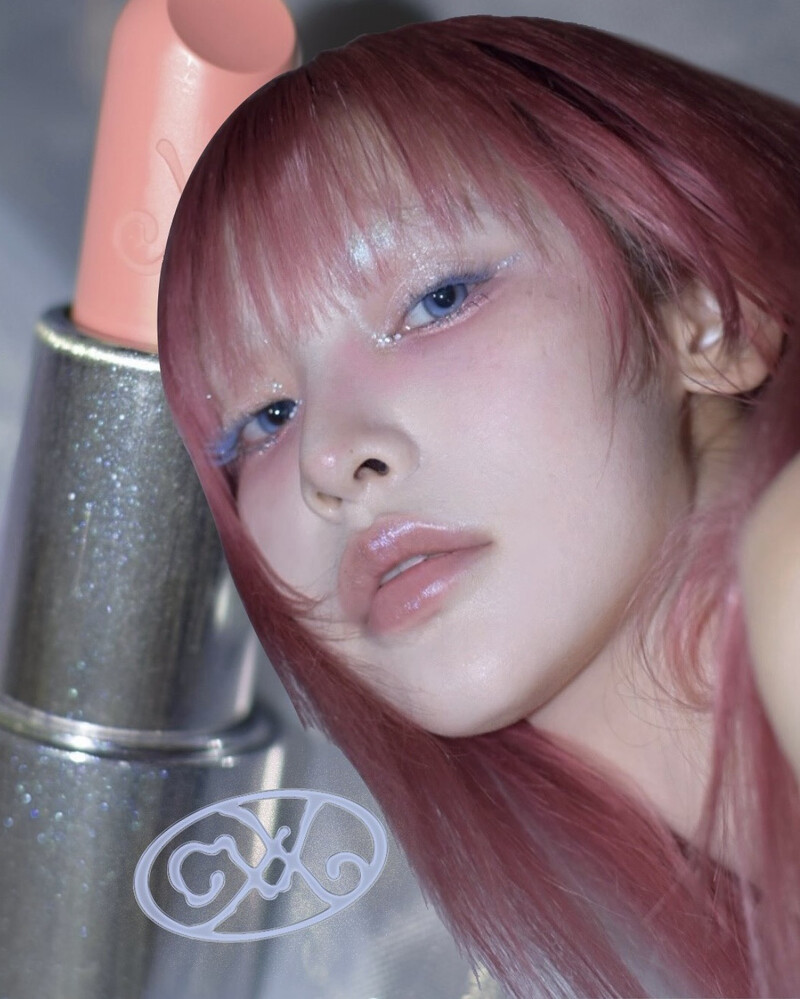 CH&Eacute;RIEXX The Bullet 雾面唇膏 #S01 Fever 叠擦 #B02 Blessed 试色，Photo/ IG @cheriexxofficial