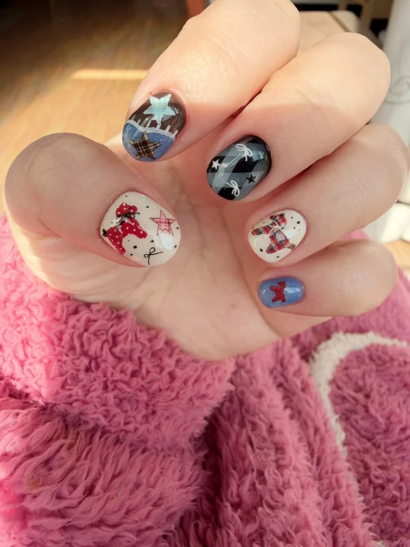 創意馬身設計美甲範本(Photo/小紅書@小毛绒鱼)