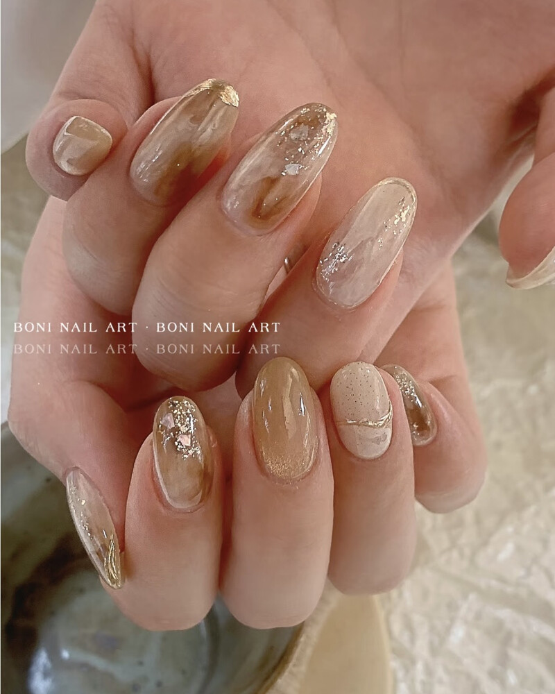 Photo/ 小红书 @宝藏美甲店 Photo/ 小红书 @宝藏美甲店