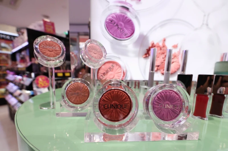 倩碧在康是美买得到。 倩碧在康是美买得到。