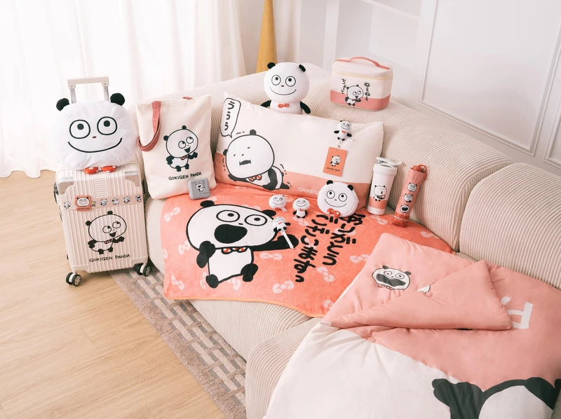 限量絨毛抱枕毯加價購$599_款、限量雙人床包3入組加價購$699、限量針織四季被加價購$799(圖片來源/7-11提供) 限量絨毛抱枕毯加價購$599_款、限量雙人床包3入組加價購$699、限量針織四季被加價購$799(圖片來源/7-11提供)