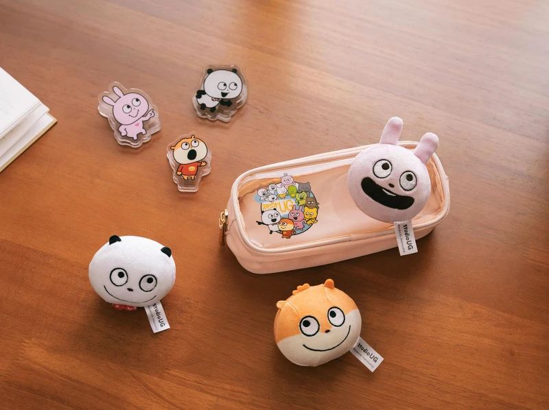 限量絨毛壓力球加價購$199、限量筆袋附壓克力夾加價購$399(圖片來源/7-11提供) 限量絨毛壓力球加價購$199、限量筆袋附壓克力夾加價購$399(圖片來源/7-11提供)