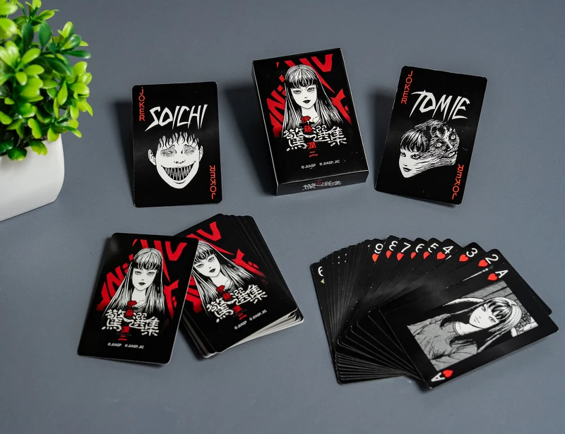 典藏撲克牌（圖片來源／伊藤潤二驚選集《富江映現》快閃店提供）