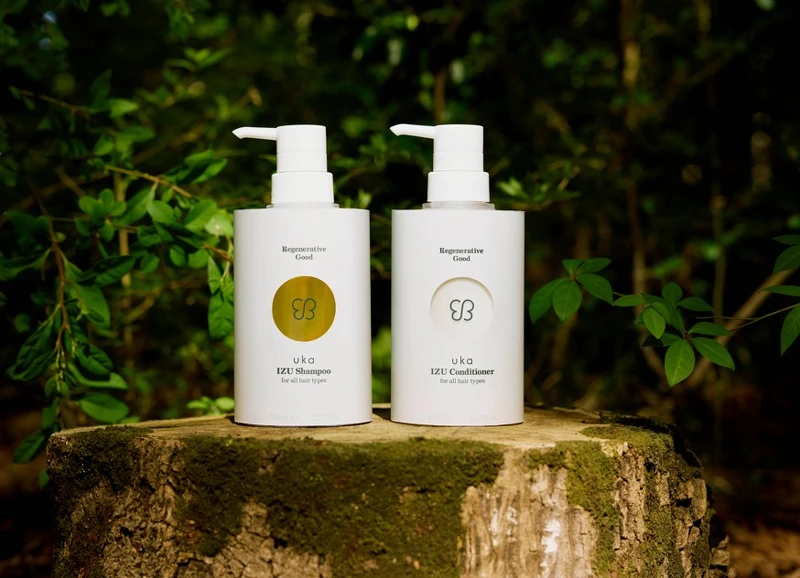 Uka 森肽賦活豐盈系列 以伊豆半島純素配方，從髮根賦予彈力並強韌髮絲 洗髮露400ml，NT1,300。/潤髮乳400ml，NT1,400。
