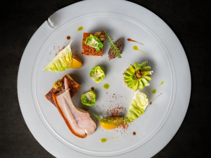 「屏東乳豬|蕪菁|毛豆」。 「屏東乳豬|蕪菁|毛豆」。