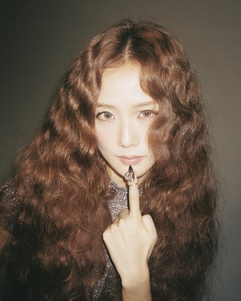 BLACKPINK Jisoo 羊毛卷造型，Photo/ IG @Sooyaaa__