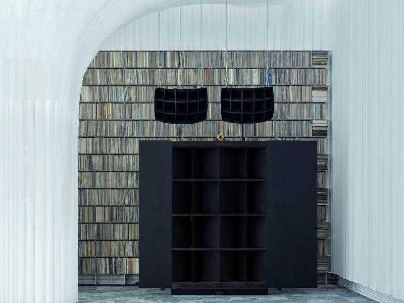 Western Electric Mirrophonic M1是1930年代为有声电影剧院打造的,也是 Western Electric 在电影声音时代初期最完整、最成熟的一套系统之一。© Audeum Audio Museum, All Rights Reserved. Photo by Taiki Fukao Western Electric Mirrophonic M1是1930年代为有声电影剧院打造的,也是 Western Electric 在电影声音时代初期最完整、最成熟的一套系统之一。© Audeum Audio Museum, All Rights Reserved. Photo by Taiki Fukao