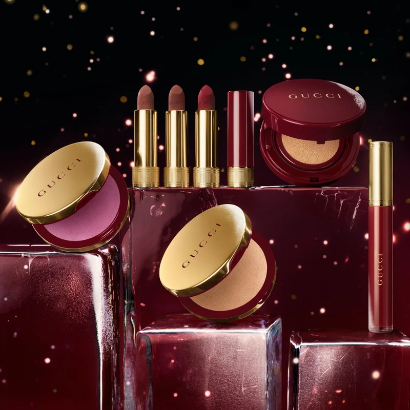 GUCCI Beauty立體高光亮彩粉餅限量版(#003 Warm Gold ),NT2,150、絲潤氣墊粉餅 限量版(02 、03 ),NT2,900、傾色柔霧唇膏 限量版(#509 Rosso Ancora 、#126 Amanda Dawn 、#128 Amanda Dusk),NT1,700 GUCCI Beauty立體高光亮彩粉餅限量版(#003 Warm Gold ),NT2,150、絲潤氣墊粉餅 限量版(02 、03 ),NT2,900、傾色柔霧唇膏 限量版(#509 Rosso Ancora 、#126 Amanda Dawn 、#128 Amanda Dusk),NT1,700