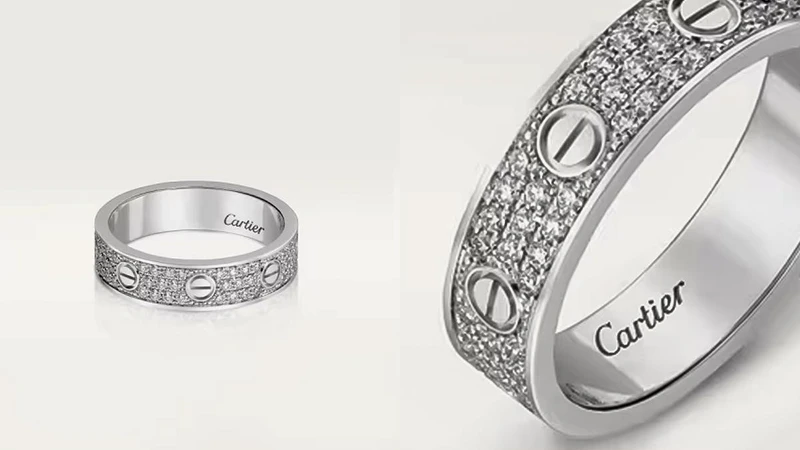 LOVE白K金鋪鑲鑽石戒指小型款。