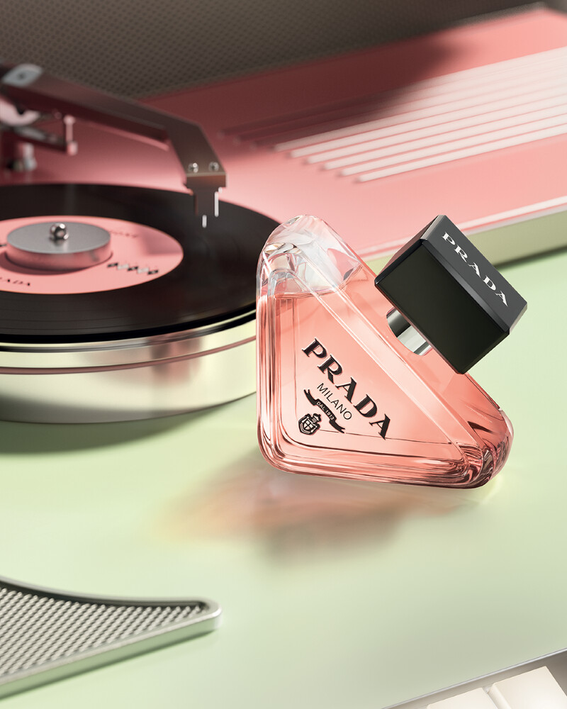 PRADA唯我莫測淡香精 幻花香境,30ml NT3,600、50ml NT4,750、90ml NT6,750 PRADA唯我莫測淡香精 幻花香境,30ml NT3,600、50ml NT4,750、90ml NT6,750