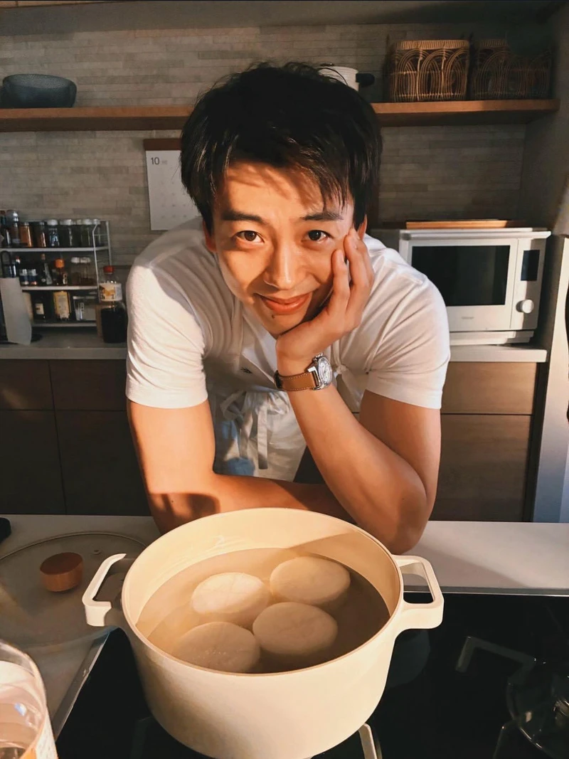 竹內涼真演出《有本事換你來做啊！》，人氣因此高漲。