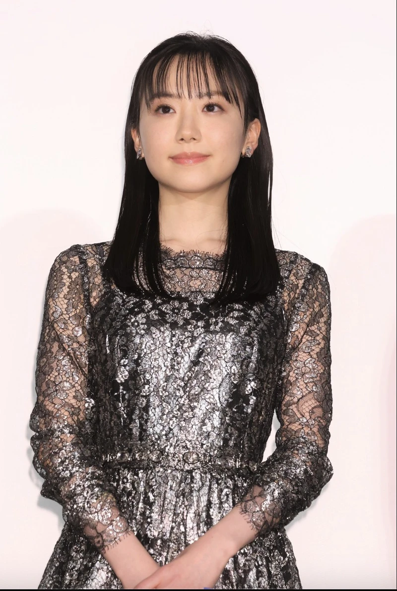 蘆田愛菜為《Scarlet永無止境的史嘉蕾》動畫配音。