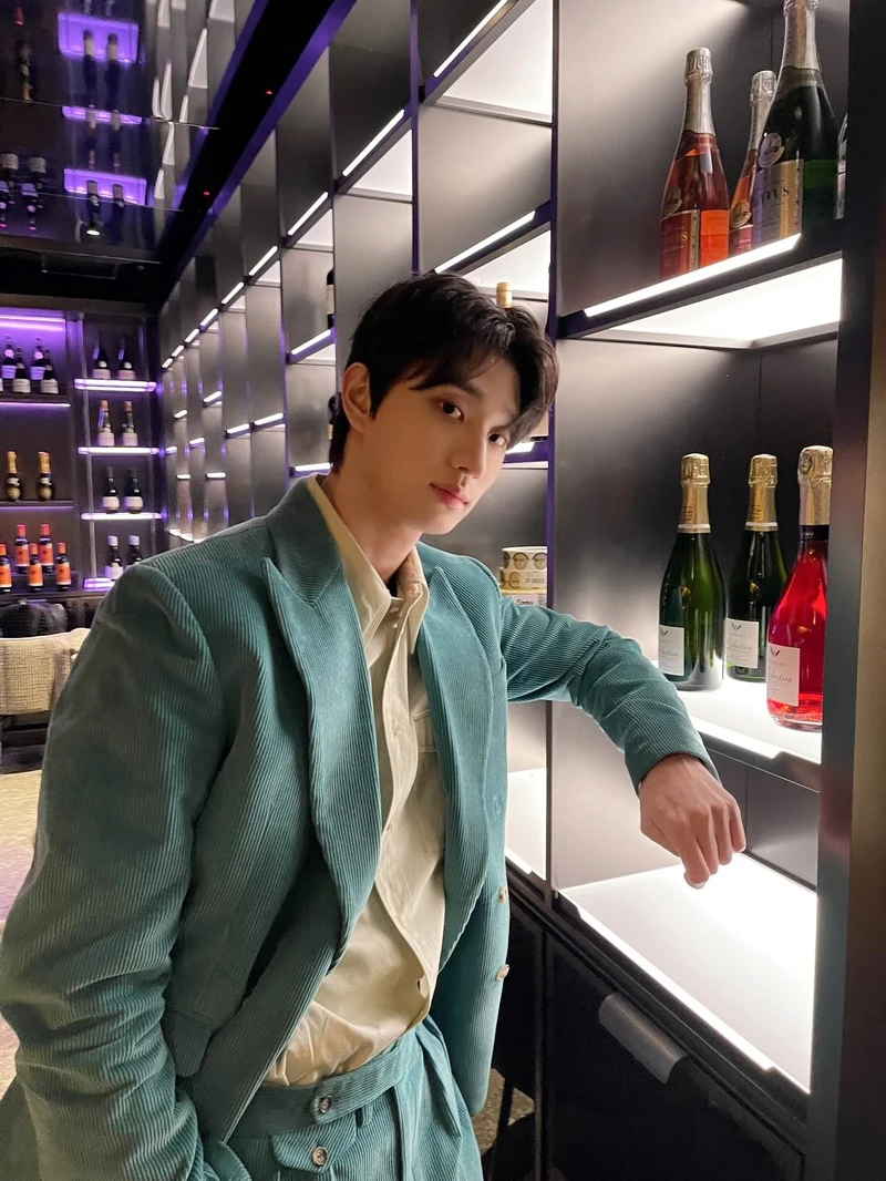 金載原在《莎拉的真偽人生》中飾演姜志煥